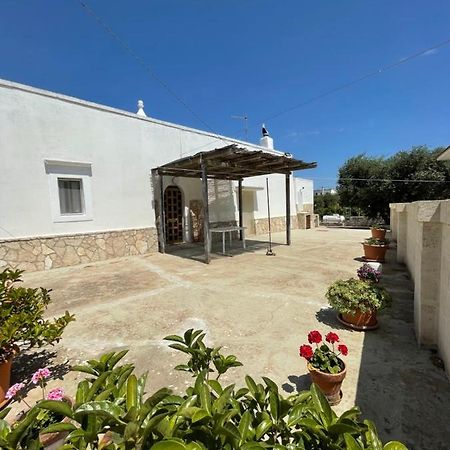 Trulli Lupoli In Valle D Itria Cisternino Exterior photo