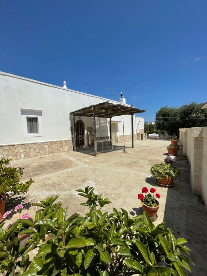 Trulli Lupoli In Valle D Itria Cisternino Exterior photo