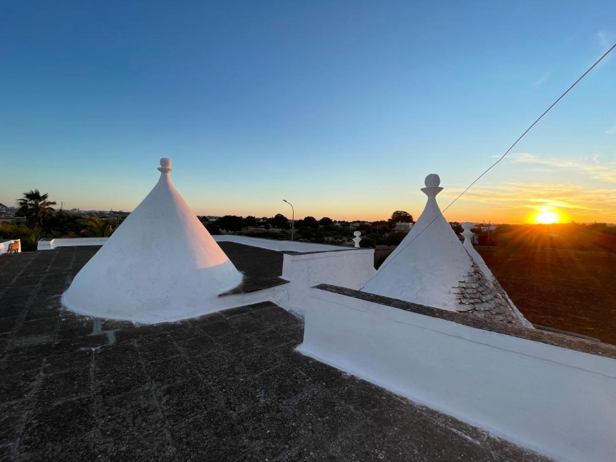Trulli Lupoli In Valle D Itria Cisternino Exterior photo