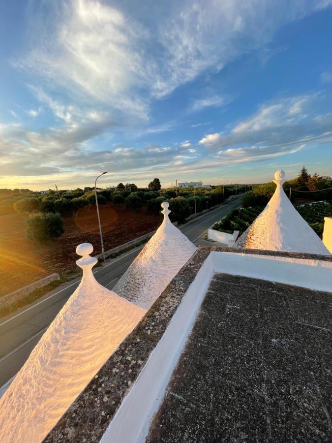 Trulli Lupoli In Valle D Itria Cisternino Exterior photo