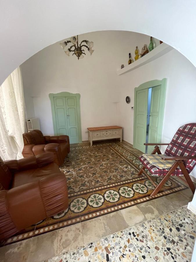 Trulli Lupoli In Valle D Itria Cisternino Exterior photo